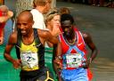 Duncan Kibet chases Meb Keflezighi